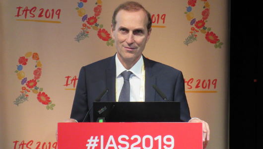 Jean-Michel Molina, en la IAS 2019. Foto: Liz Highleyman.