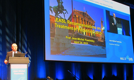 Jean-Michel Pawlotsky, en su presentación en el Congreso Internacional del Hígado. Foto: Liz Highleyman, hivandhepatitis.com 